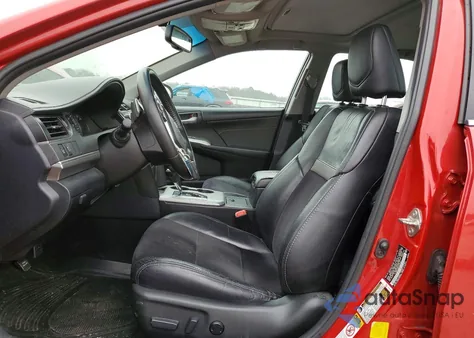 2014 Toyota Camry Se z USA, uszkodzony, nr VIN 4T1BK1FK0EU542521